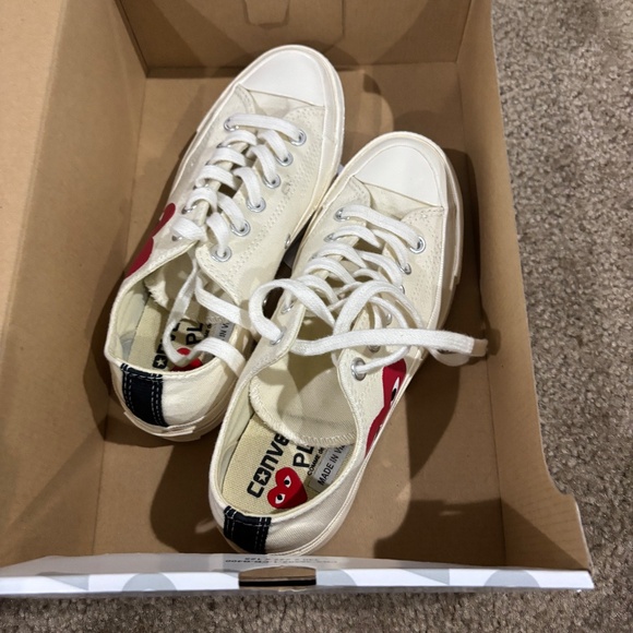 Women’s Converse Chuck Taylor All-Star Comme des Garçons PLAY Sneakers - Picture 5 of 6